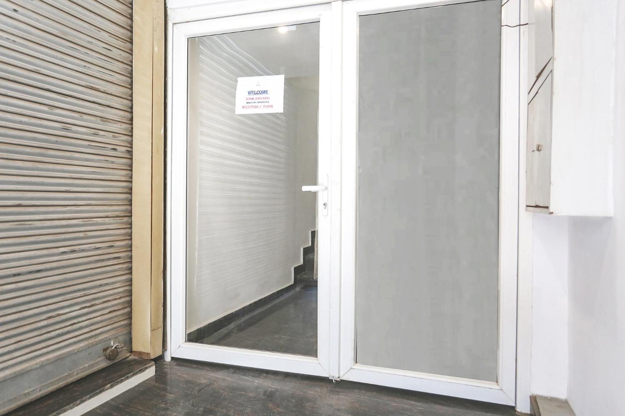 Fabhotel Hari Kunj 900 M From Kashi Vishwanath Temple Hotel Varanasi