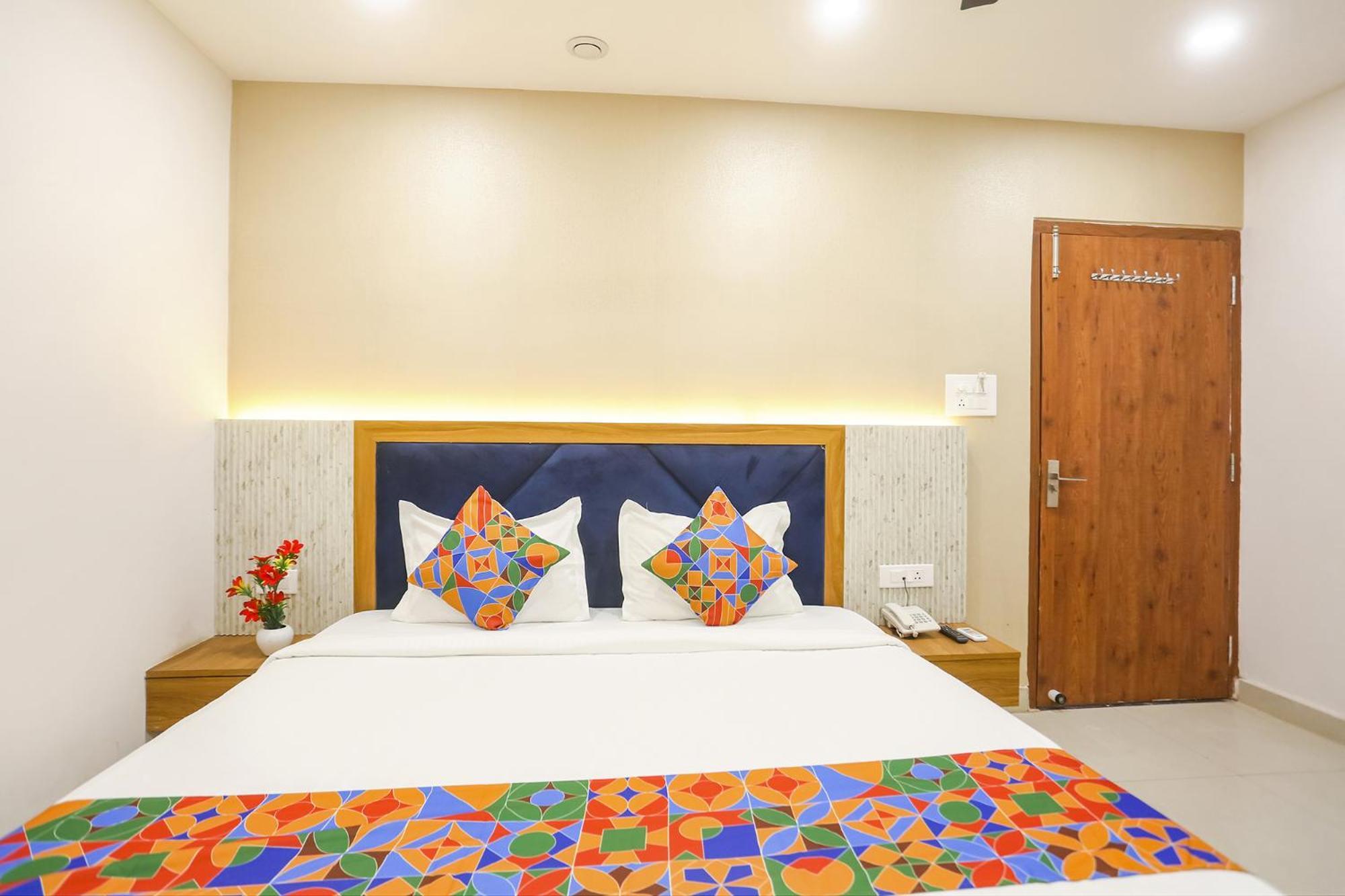 Fabhotel Hari Kunj 900 M From Kashi Vishwanath Temple Hotel 3*