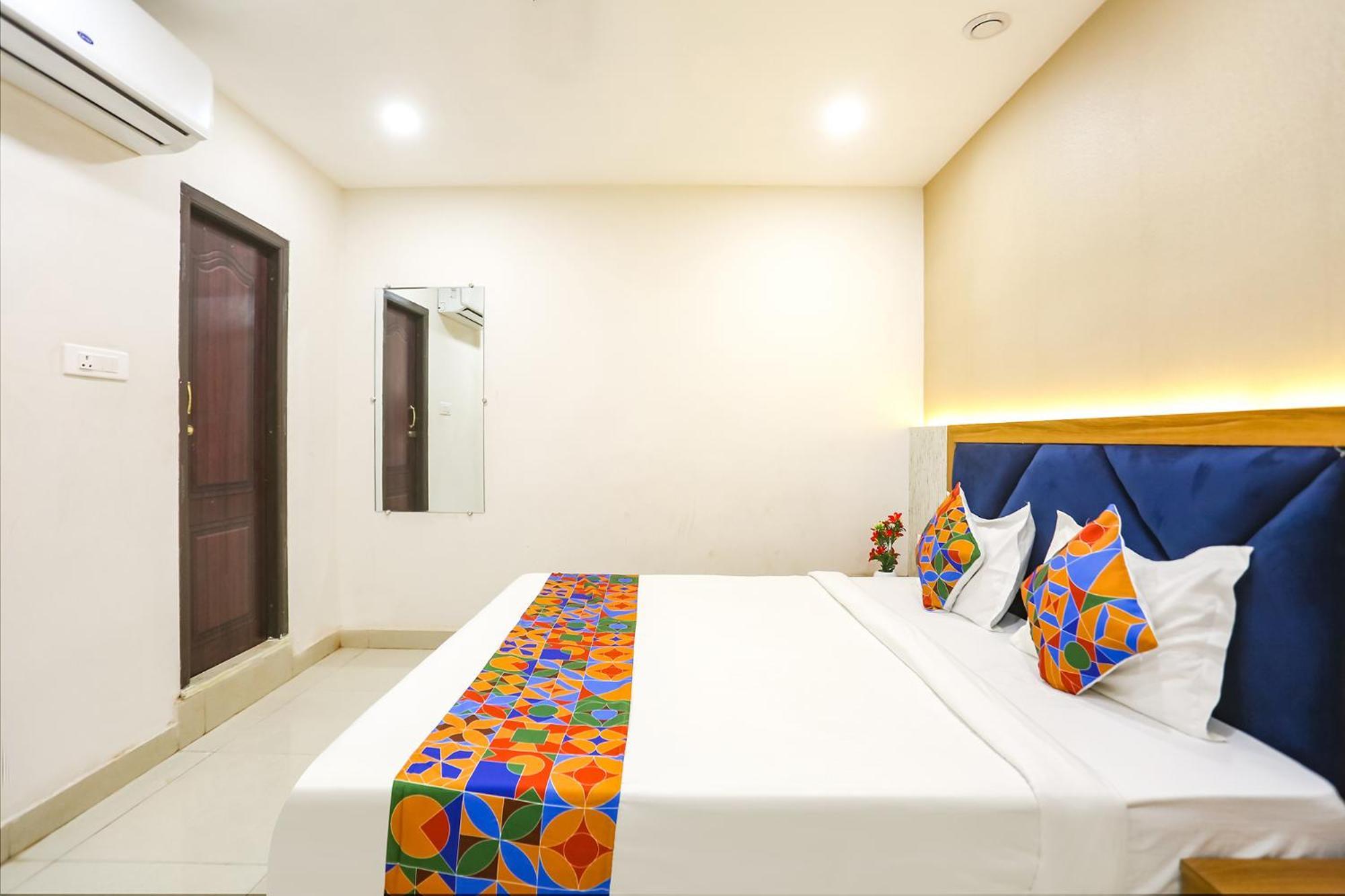 Fabhotel Hari Kunj 900 M From Kashi Vishwanath Temple Hotel 3*