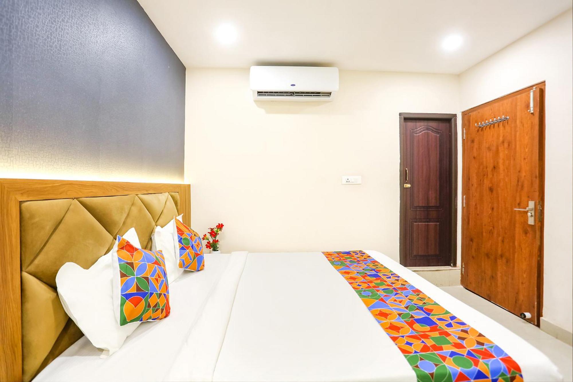 Fabhotel Hari Kunj 900 M From Kashi Vishwanath Temple Hotel Varanasi